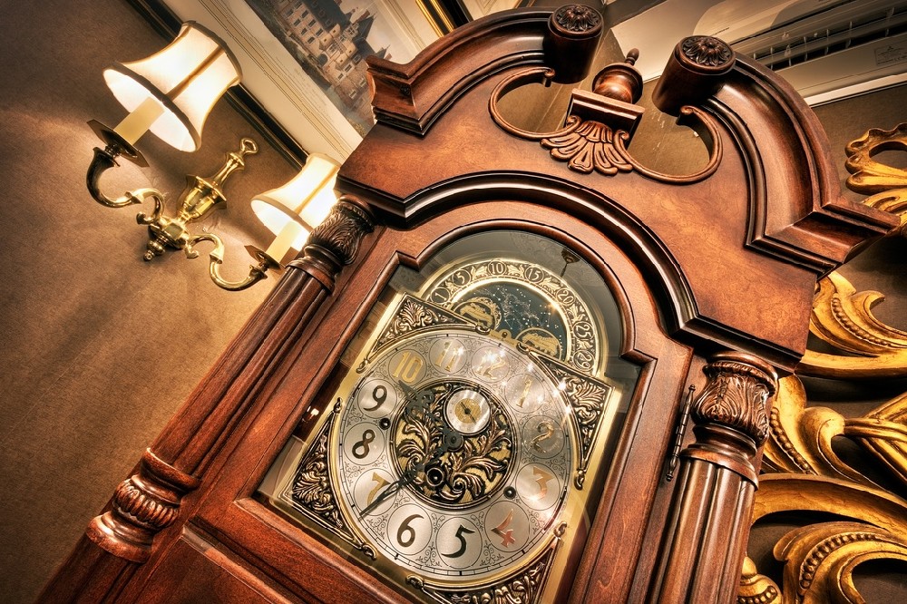 настенные старинные часы